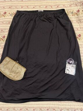 Plus Size True Vintage 60s Vanity Fair Black Half Slip Nylon Elastic Waist VTG